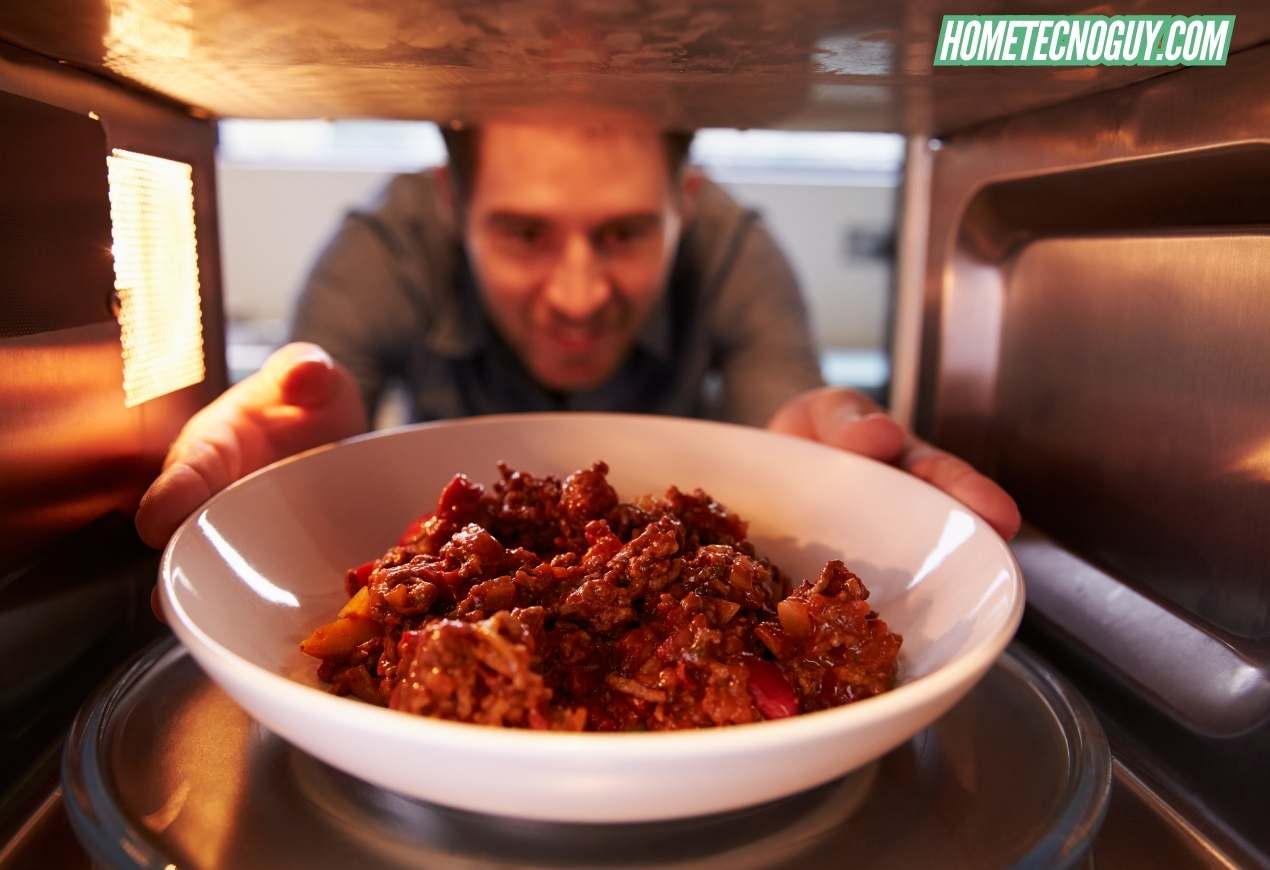 Dinner plate in a microwave